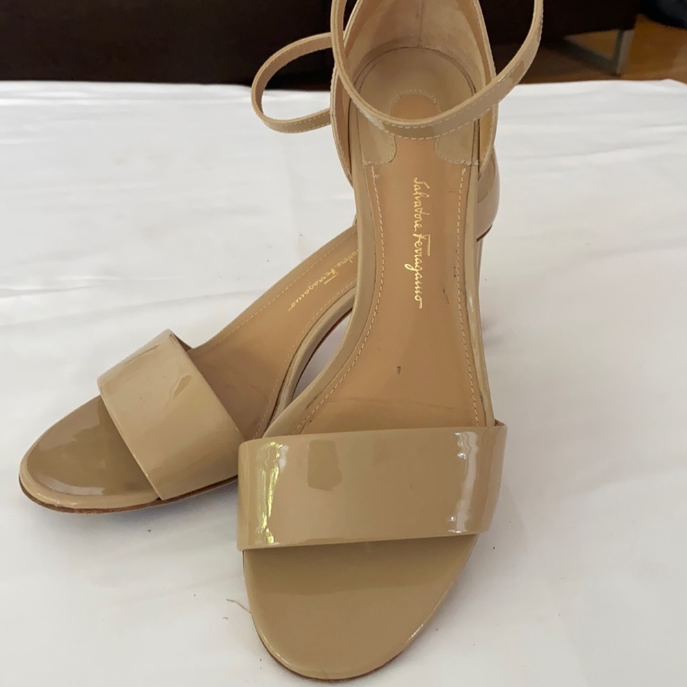 Salvatore Ferragamo Nude Ankle strap sandals
